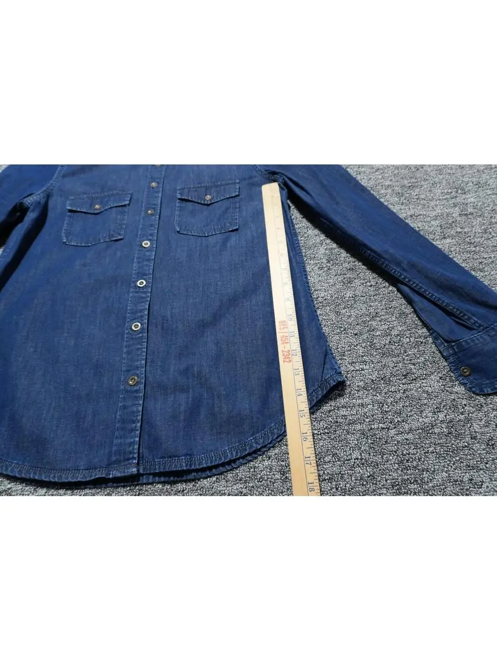 Banana Republic Denim Work Shirt Men’s Small Blue Cotton Button Up Double Pocket